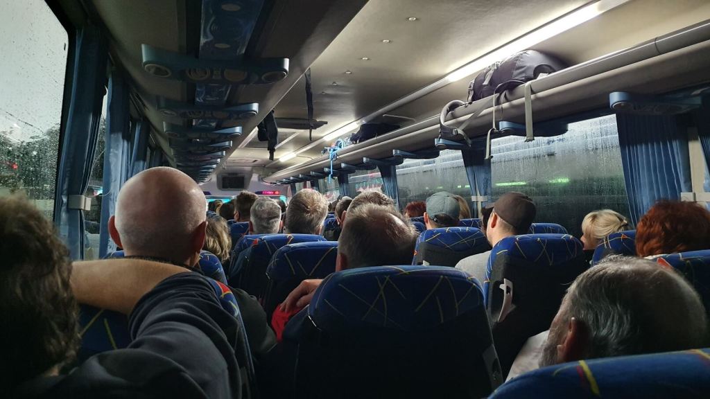 Transfer mit dem Bus zum Kreuzfahrtschiff - TUI Cruise Anreisepaket