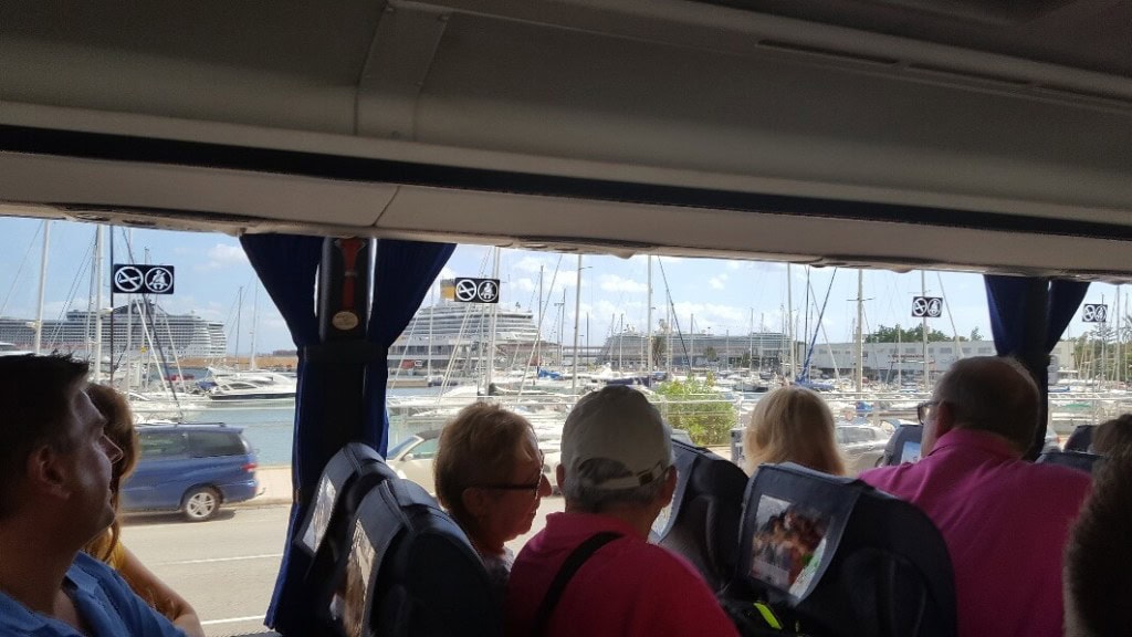 Der erste Blick auf die Mein Schiff im Hafen von Palma