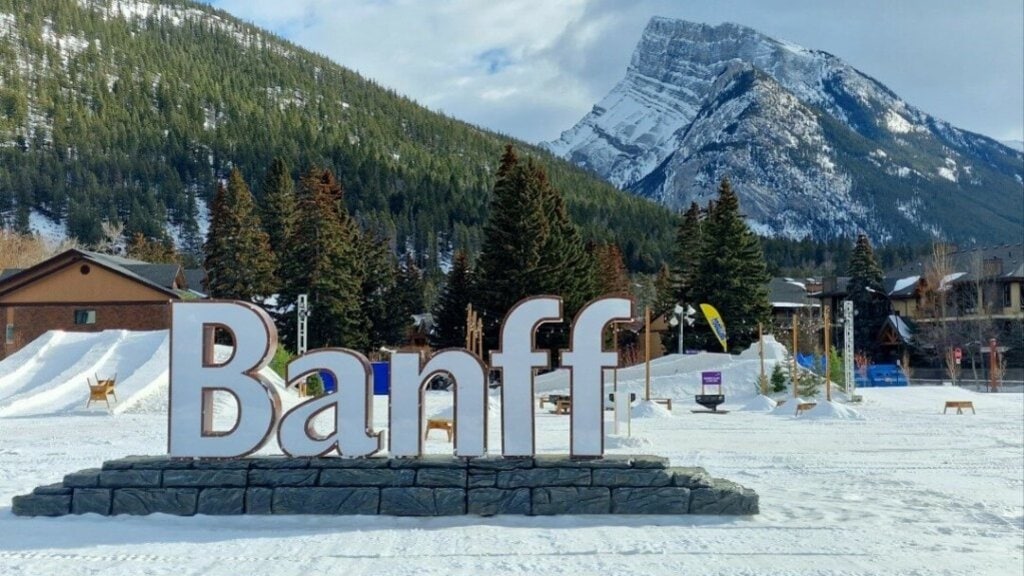 Die Stadt Banff im Winter bei Besuch der Snow Days