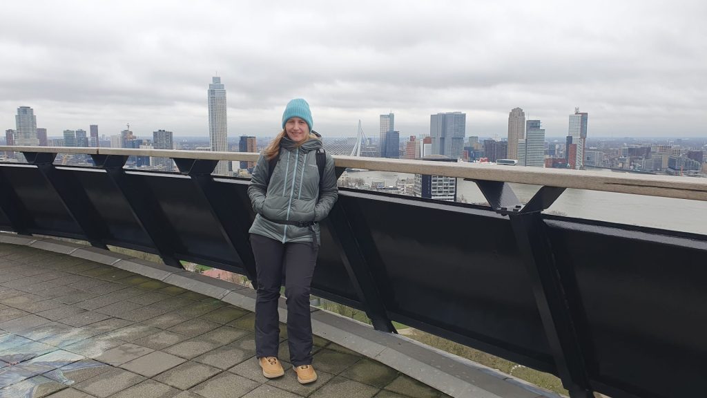 Yvonne auf dem Euromast bei der Flusskreuzfahrt mit der Viva Cruises
