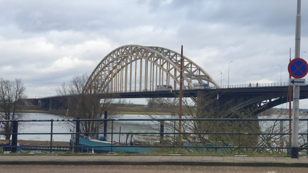 Waalbrug