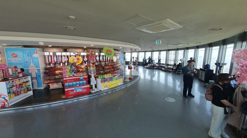 Innenbereich der Aussichtsplattform