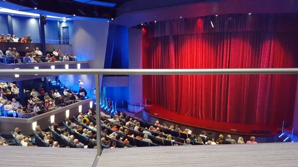 Theater auf der Mein Schiff 4 der TUI Cruises