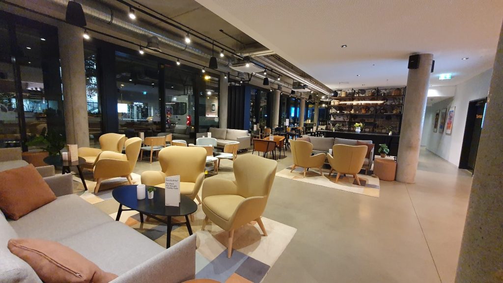 Bar und Aufenthaltsbereich