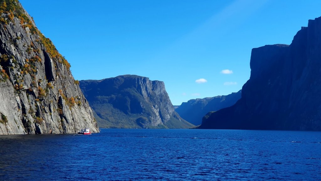 Western Brook Pond auf Neufundland mit Discovery Pass