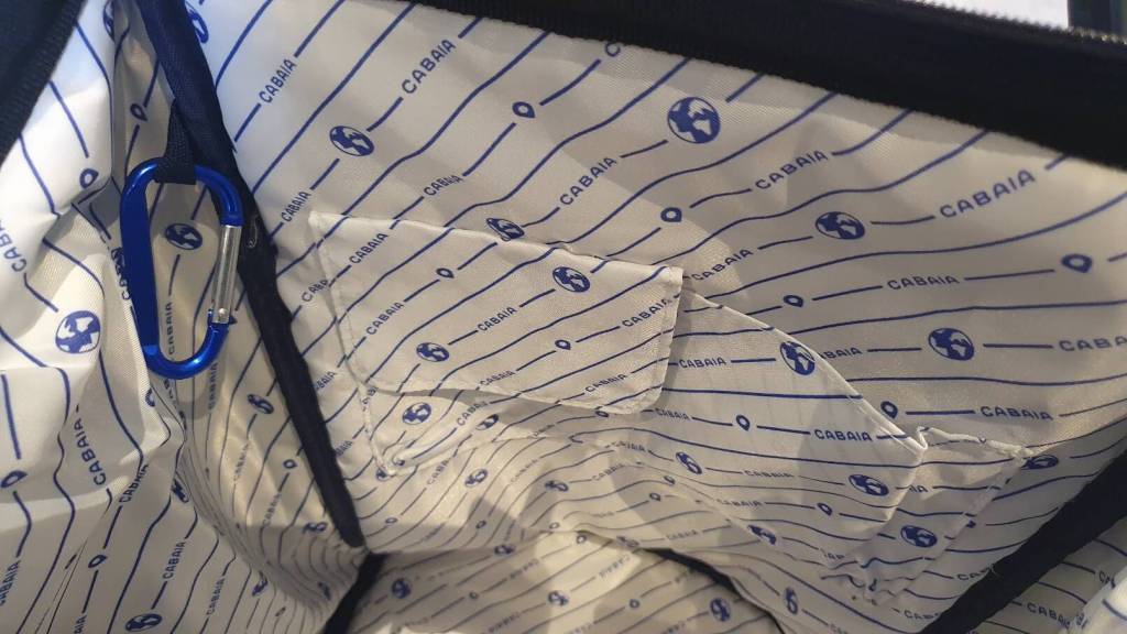 Kleine Taschen und ein haken für den Schlüssel