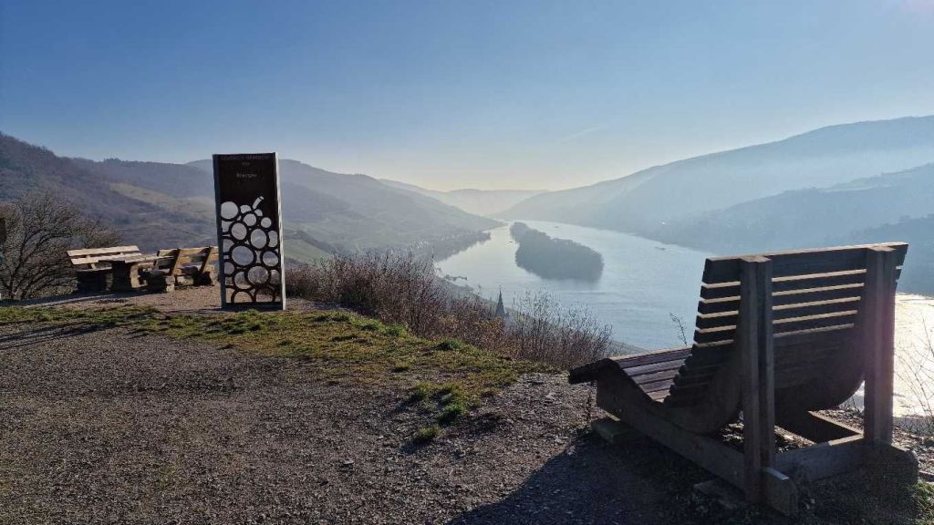 Aussichtspunkt Ruine Nollig – Schönste Weinsicht Rheingau