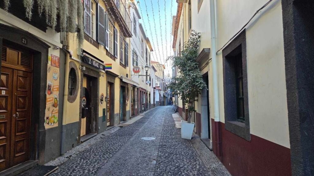 Funchal Rua de Santa Maria - Bavor die Kreuzfahrtgäste aussteigen
