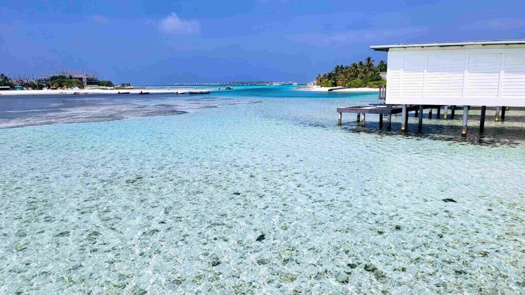 Over the water bungalows Holiday Inn Resort cheap Maldives best beaches