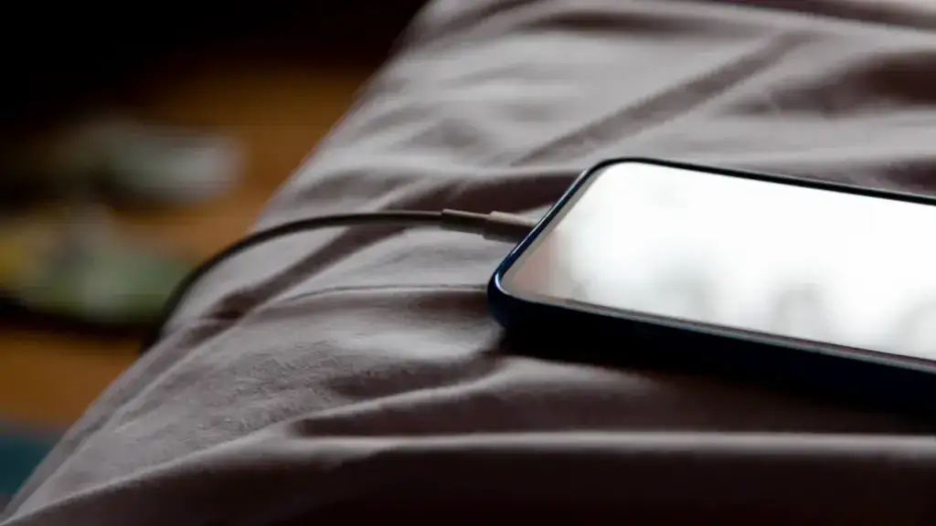 charge phone at night o