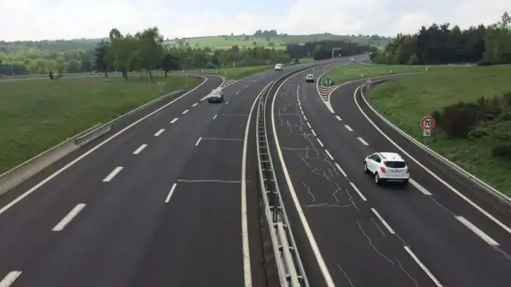 Chauffeur privé pour transferts longue distance – DS Prestige Driver