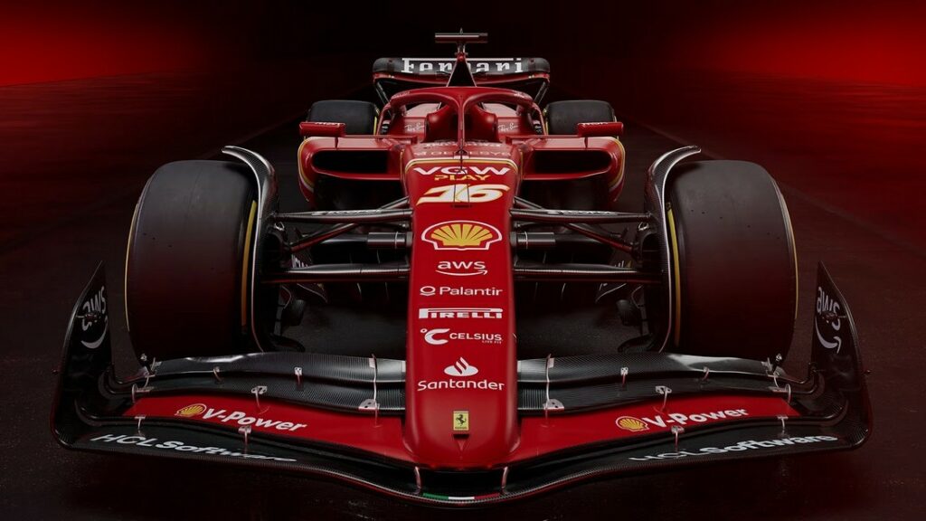 La Ferrari SF-24 della stagione precedente con schema della sospensione Push-Rod nell'artico che parla della differenza Sospensione Pull-Rod Push-Rod, Ferrari SF-24 con schema sospensione Push-Rod