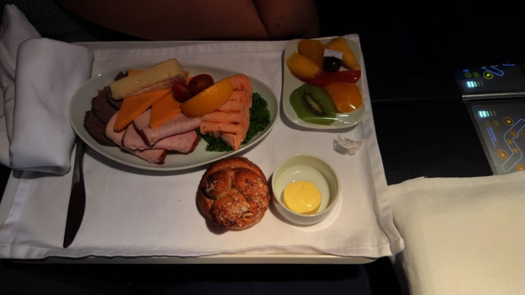 Lufthansa A340 Business Class von Astana nach Frankfurt Lufthansa A340 Business Class von Astana nach Frankfurt