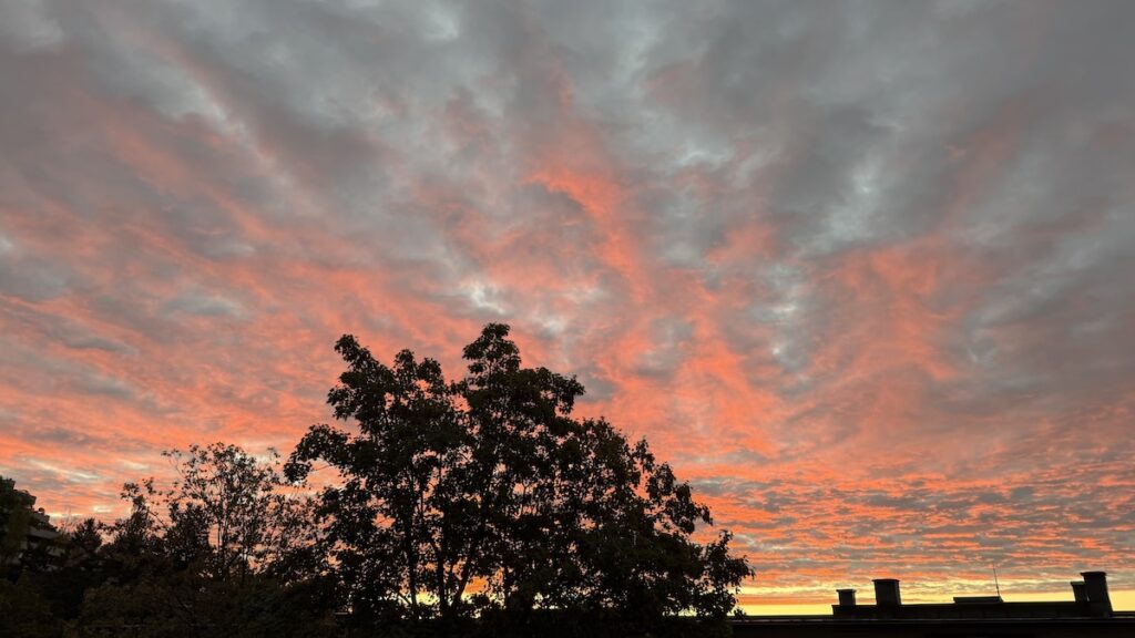Sonnenaufgang am Dienstag, unbearbeitet