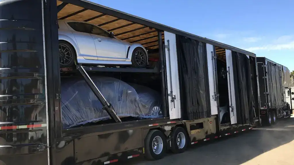 Enclosed-Car-Transport