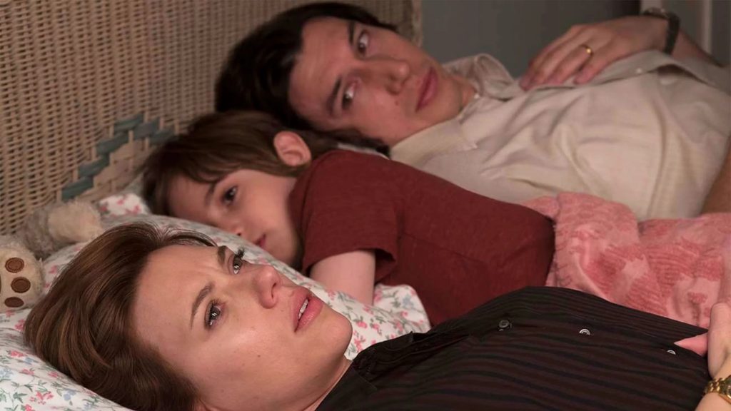 Peli o Manta. Marriage Story. Cama