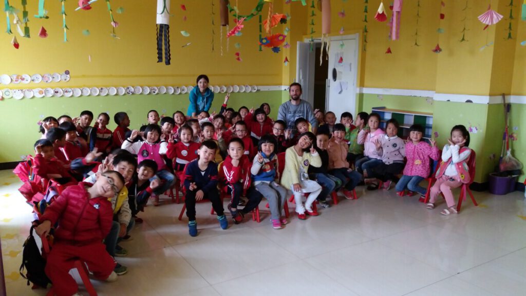 Me in a of 30 chinese students English teacher in China - Kunming Kindergarten