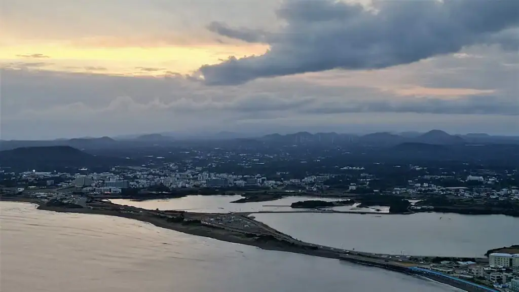 城山日出峰