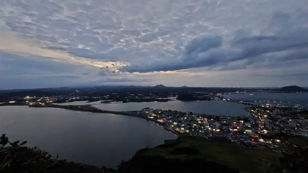 城山日出峰