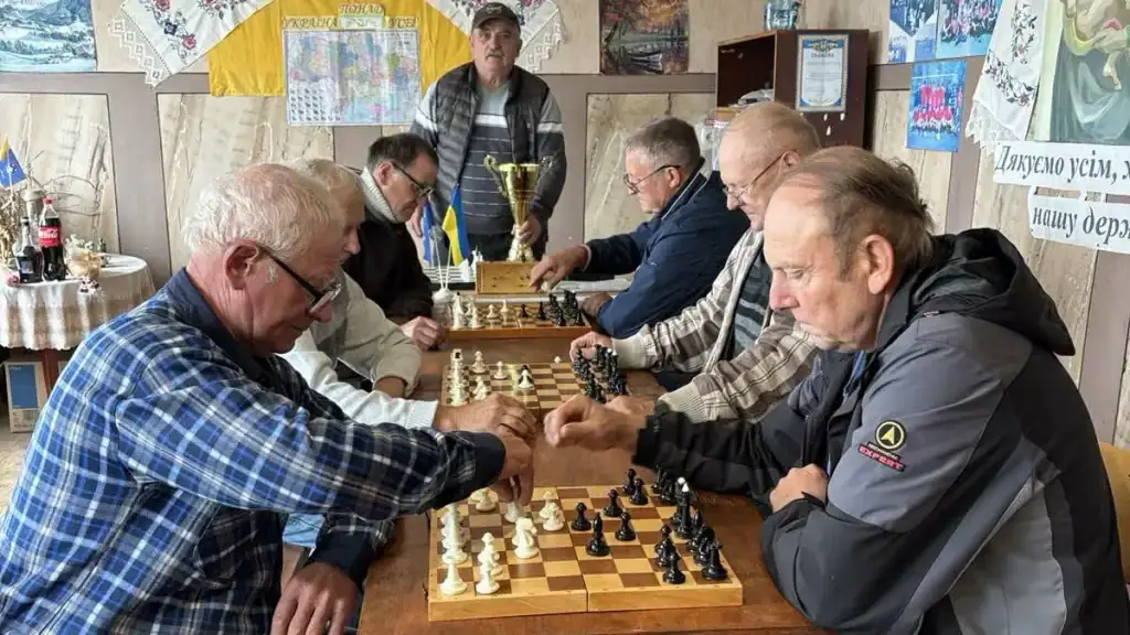 Ветерани спорту за шахівницею під час «Кубка друзів»