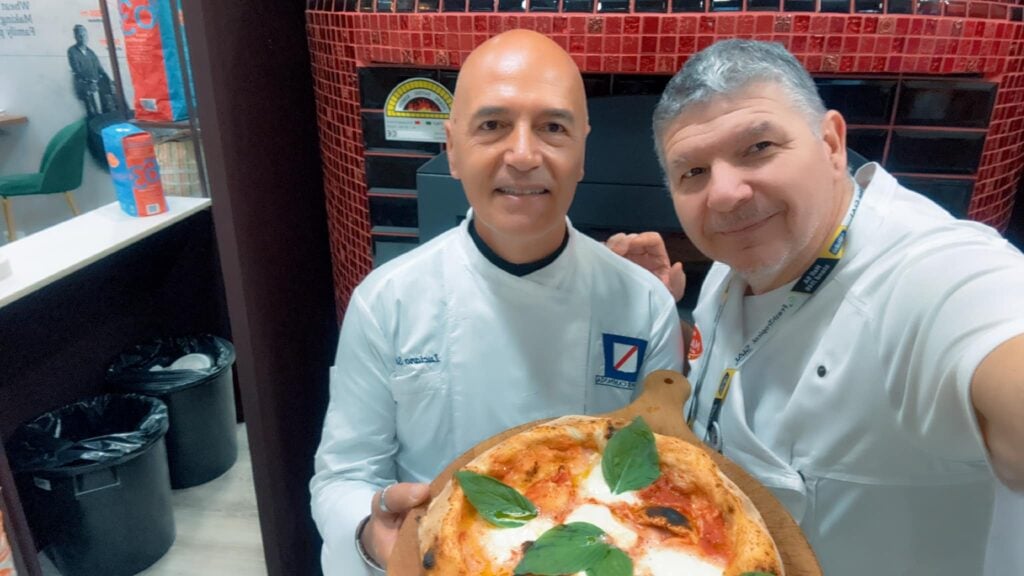 Gino Sorbillo ha cucinato con un forno di Forni Pavesi Rimini