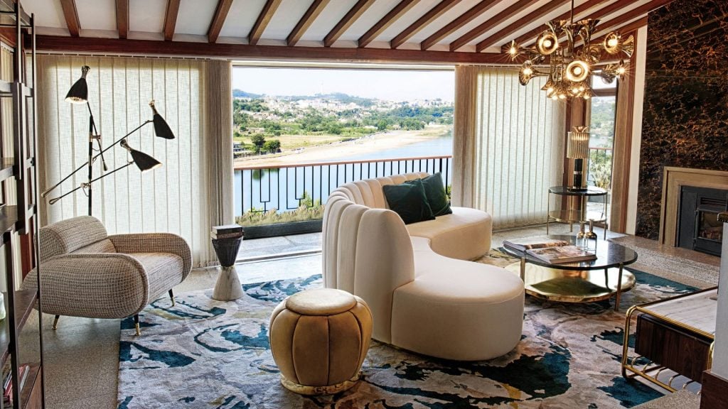 Luxury Mid Century Living: a amazing living room with styles pieces by Essencial Home. luxury mid century living Luxury Mid Century Living Room Ideas Designers Love 3 1 1024x576