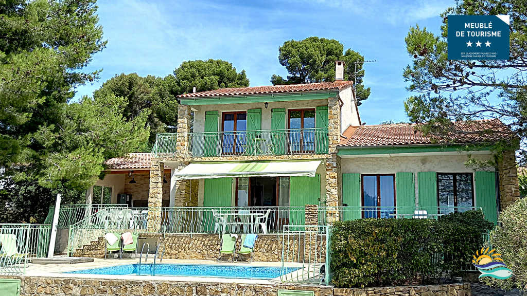 Terre-Brûlée est une villa de charme provençale avec sa piscine