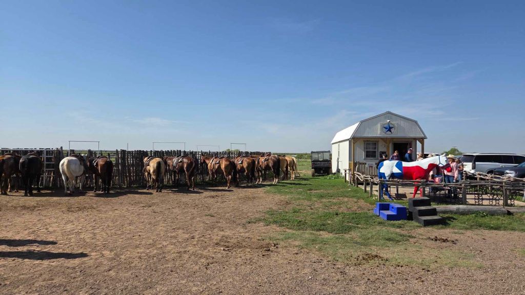 Die Ranch von Cowgirls and Cowboys in the West - Reiten in Texas