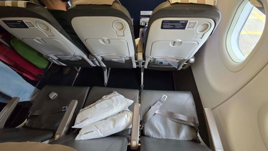 Condor Business Class A321 Kabine vorne mit freien Mittelsitzen