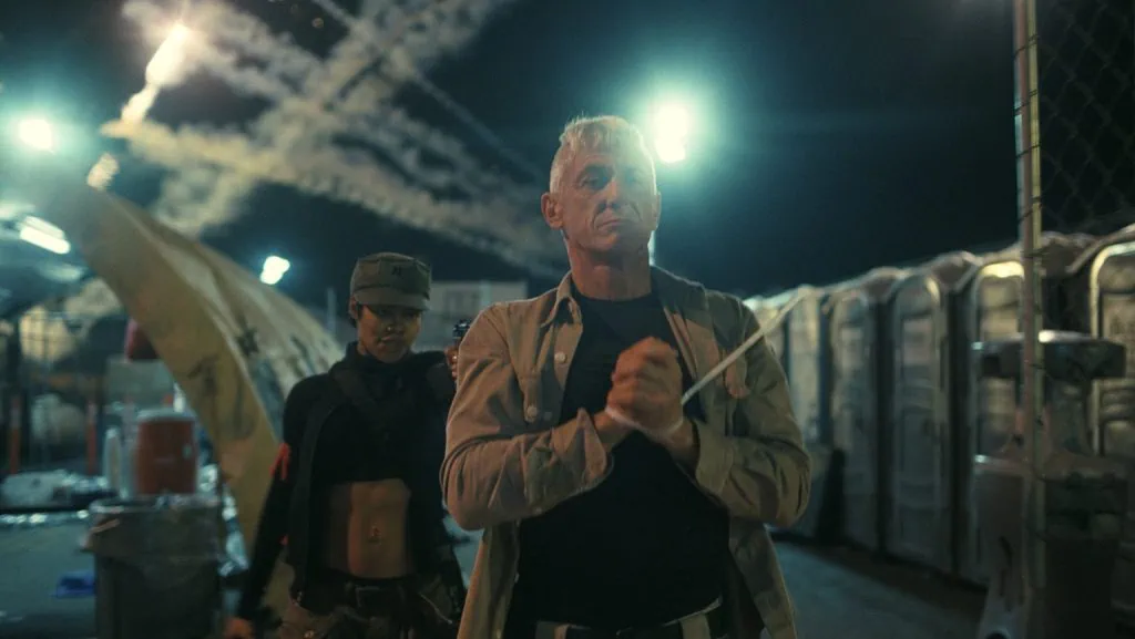 una battaglia dopo l'altra sean penn teyana taylor