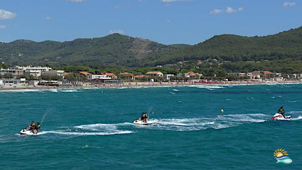 La Ciotat vue depuis la mer : croisières & loisirs nautiques activites nautique initiation jetski
