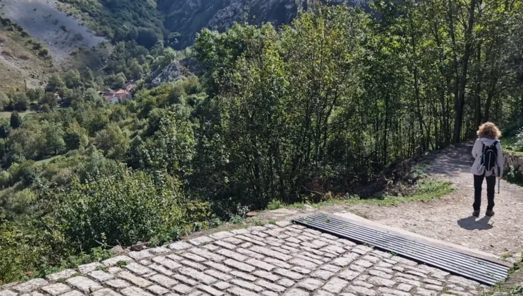 Camino-Bulnes-de-Abajo