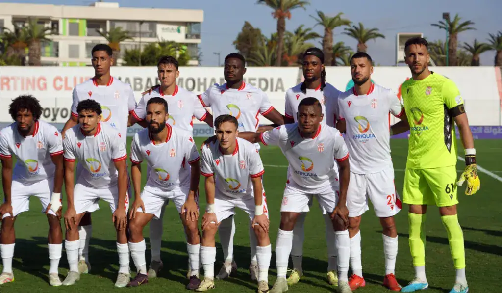 alt= Hassania Agadir ramène un succès de Rabat.