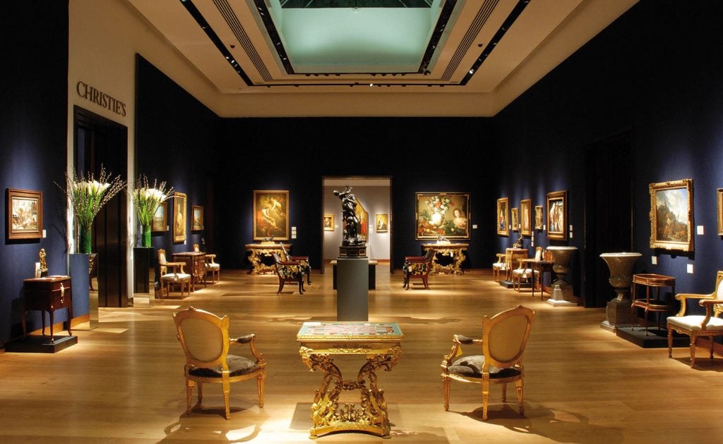 Discover-The-Best-Luxury-Showrooms-In-Dubai_6 Discover-The-Best-Luxury-Showrooms-In-Dubai_6 luxury showrooms in dubai Discover The Best Luxury Showrooms In Dubai! Discover The Best Luxury Showrooms In Dubai 6