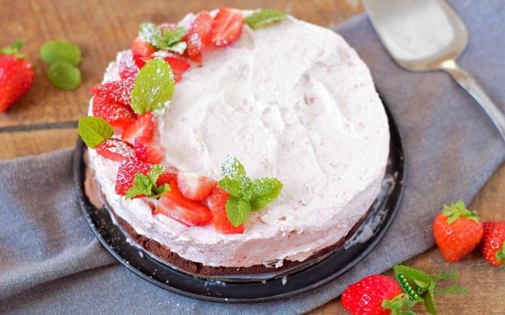 Recept na zdravý dort s tvarohem a jahodami