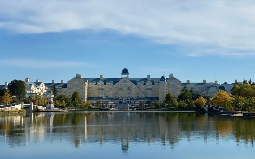 hotel disney newport bay club