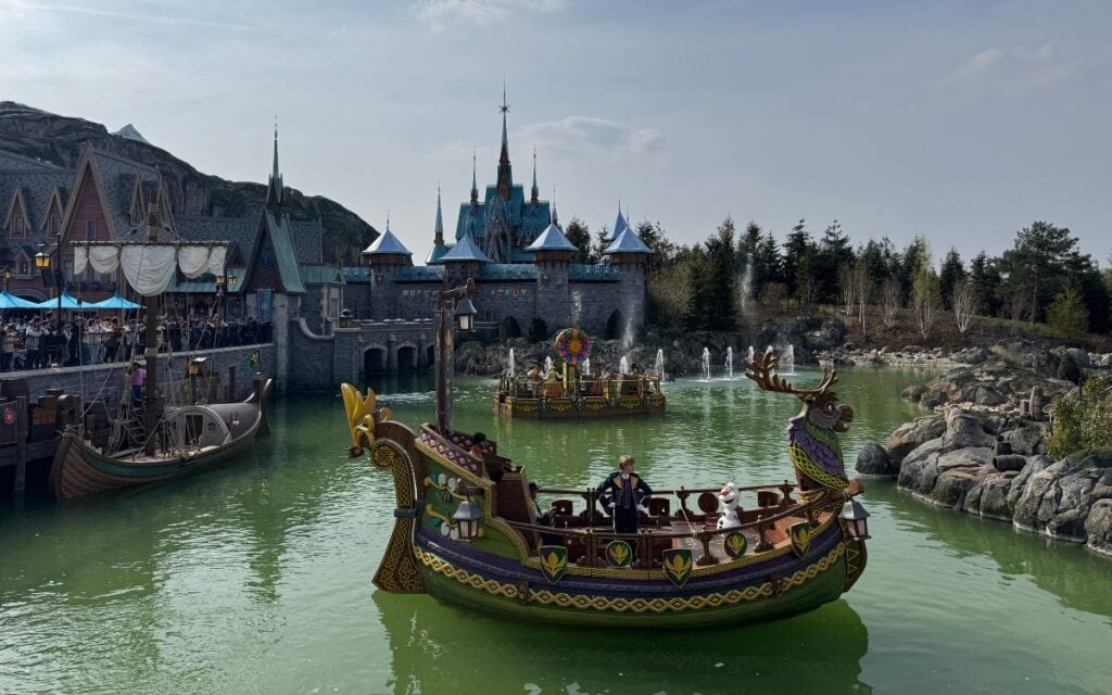 vale la pena visitare disneyland paris da parigi