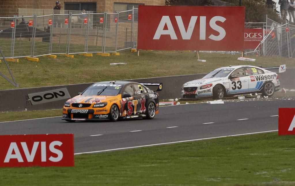 Tander, Mclaughlin crash the Supercheap Auto Bathurst 1000,  at the Mount Panorama Circuit, Bathurst, New South Wales, October 09, 2016.
