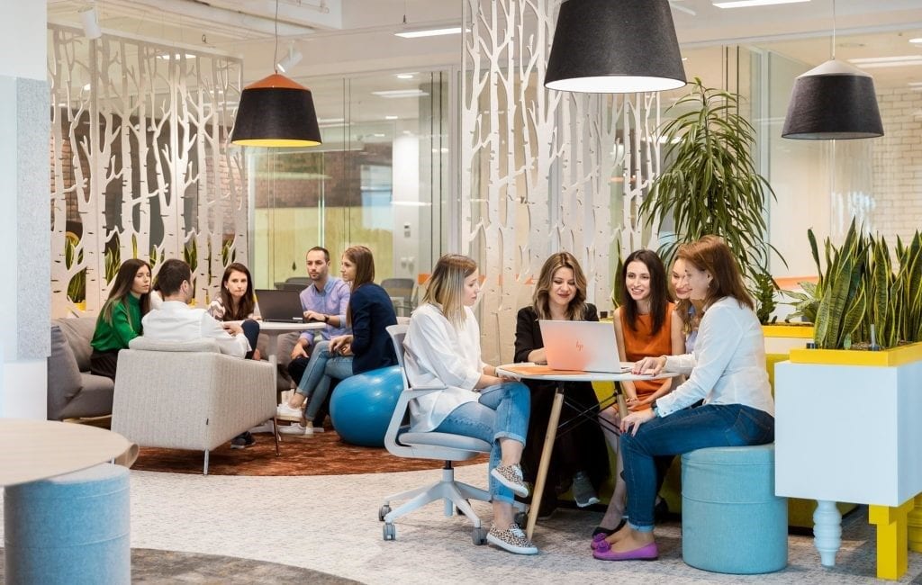 (Français) LES BANQUES DOIVENT-ELLES OUVRIR D’AUTRES LIEUX QUE LEURS AGENCES ?