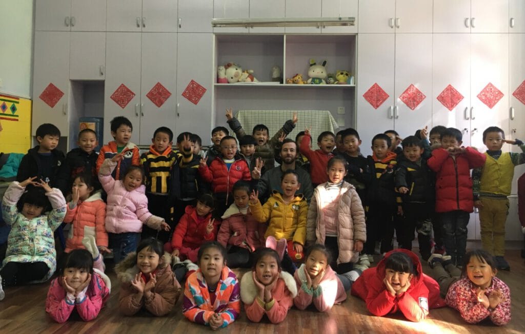 English teacher in a Chinese kindergarten Teaching English in China - Daban Class
