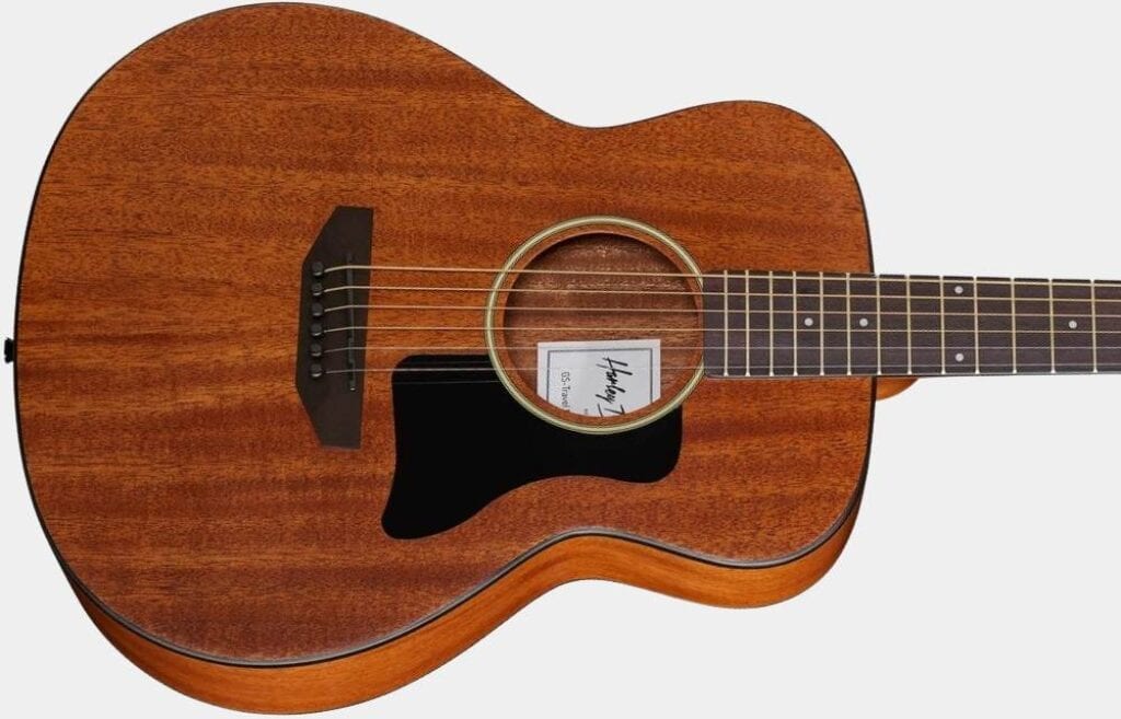 Présentation en détail du chevalet et de la rosace de la guitare électroacoustique Harley Benton GS-Travel-E Mahogany