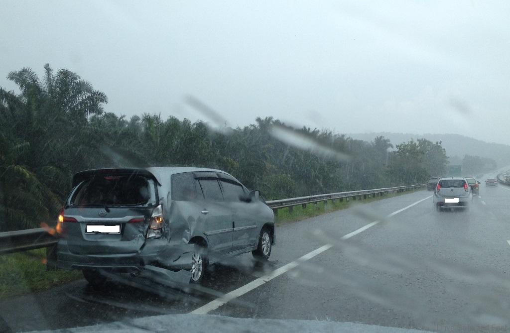 driving-in-the-rain