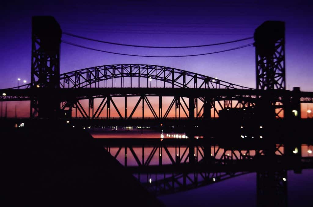 Puente, atardecer - Copywrite Colombia Traducciones Oficiales Copywrite Colombia Traducciones Oficiales