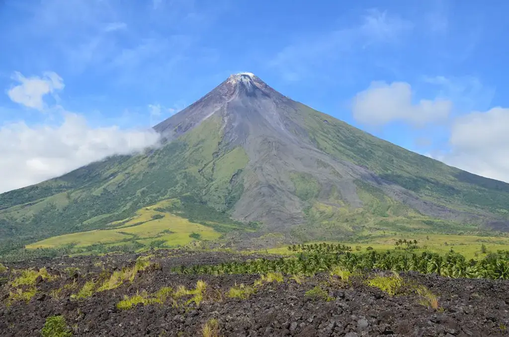 A picture of the Mayon Volcano in the Philippines.