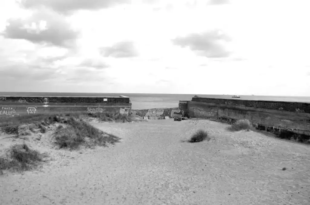 Festplatz in Prora, Blick Richtung Ostsee