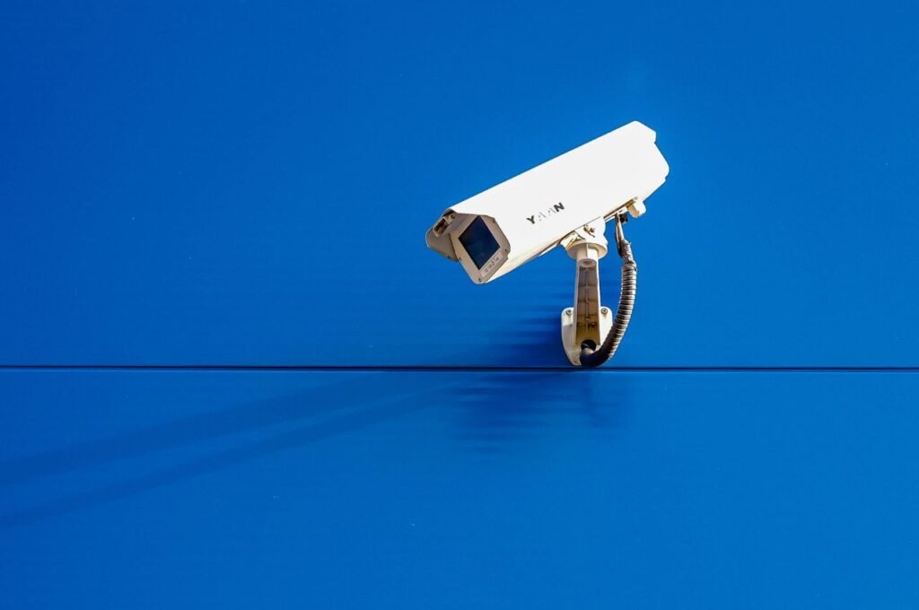 24/7 video surveillance of luggage store