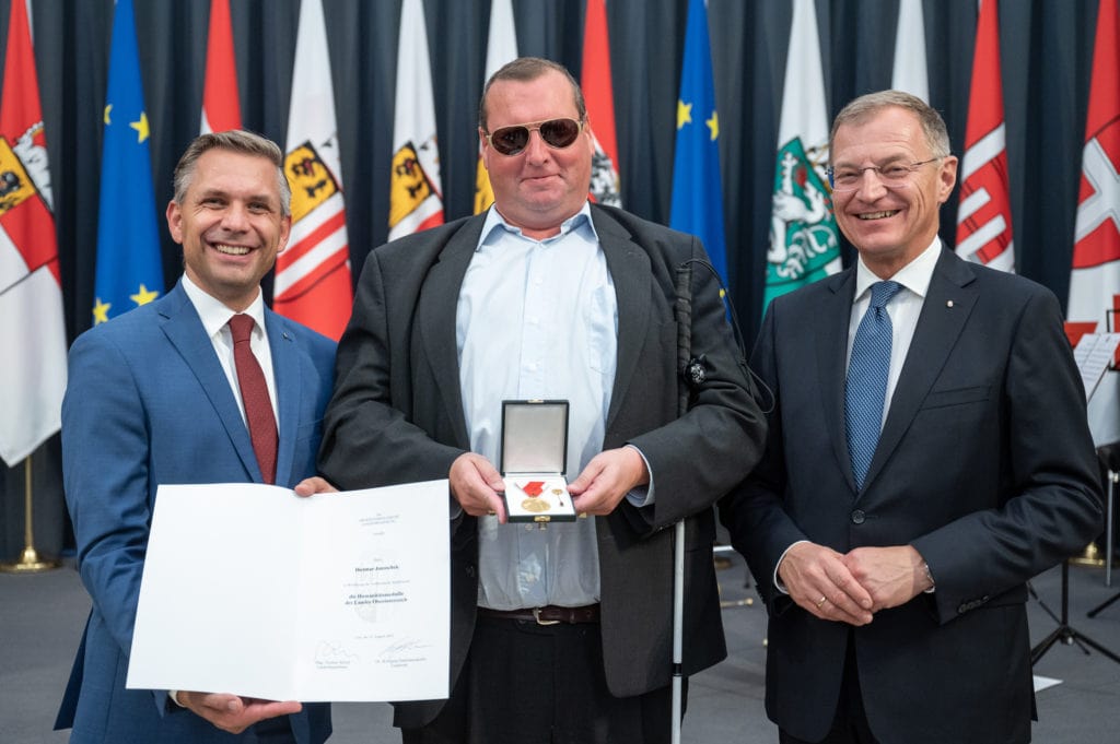 Dietmar Janoschek wurde am 30.9.2022, mit der Humanitätsmedaille des Landes OÖ, durch Landeshauptmann Mag. Thomas Stelzer und Landesrat Dr. Wolfgang Hattmannsdorfer ausgezeichnet
