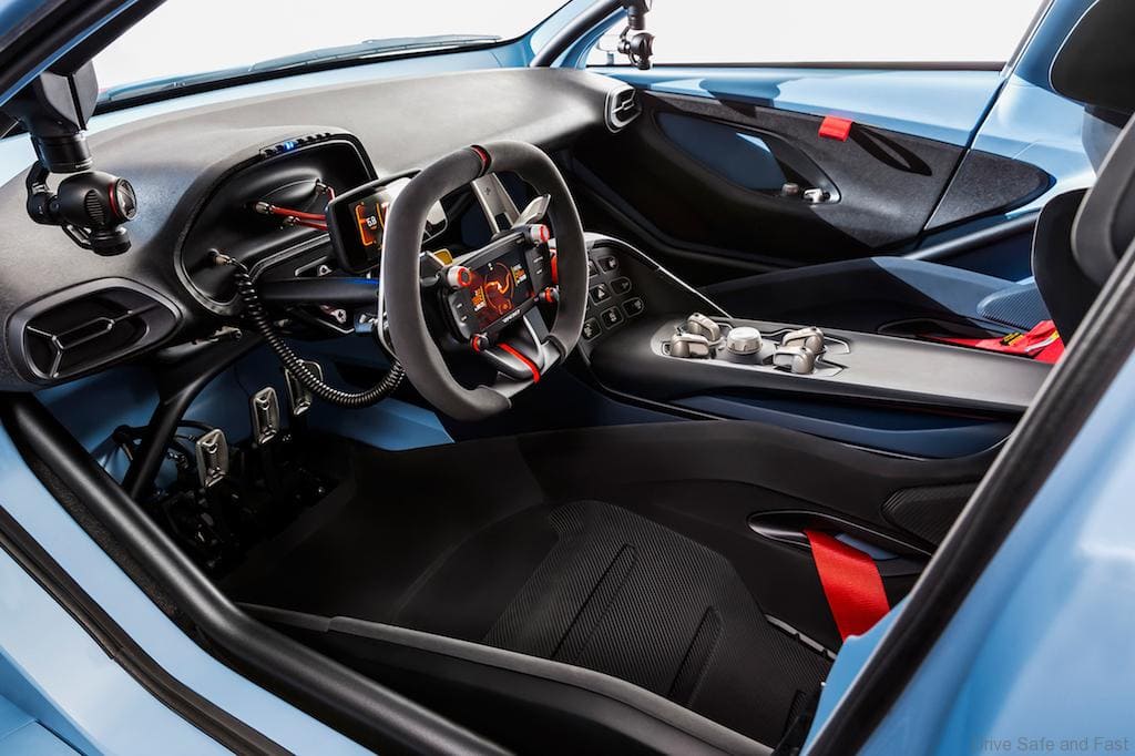 The RN30’s interior features innovative materials contributing to individual design, durability and eco-friendliness / Innovative Materialien im Interieur des RN30 tragen zu individuellem Design, Langlebigkeit und Umweltfreundlichkeit bei