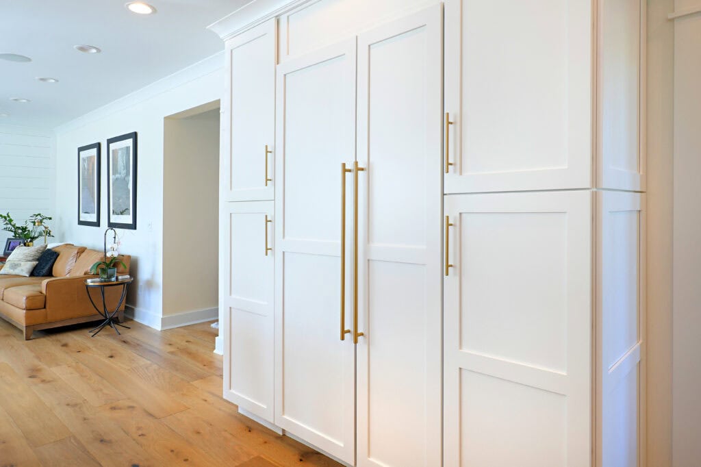 REFRIGERATOR DOOR FACADE