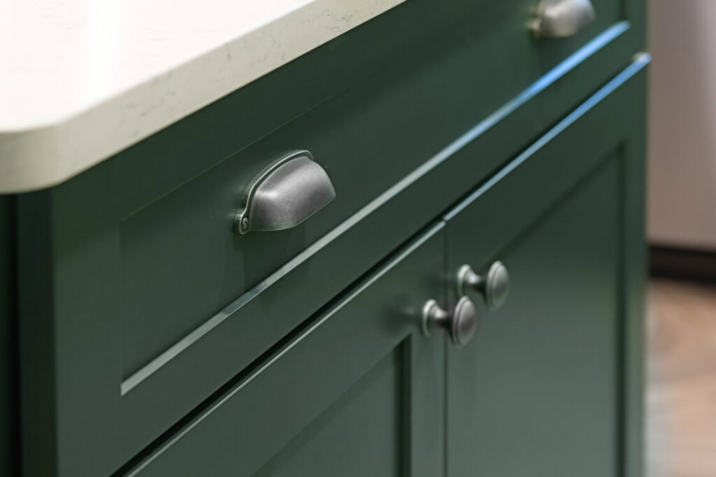 TOP KNOBS